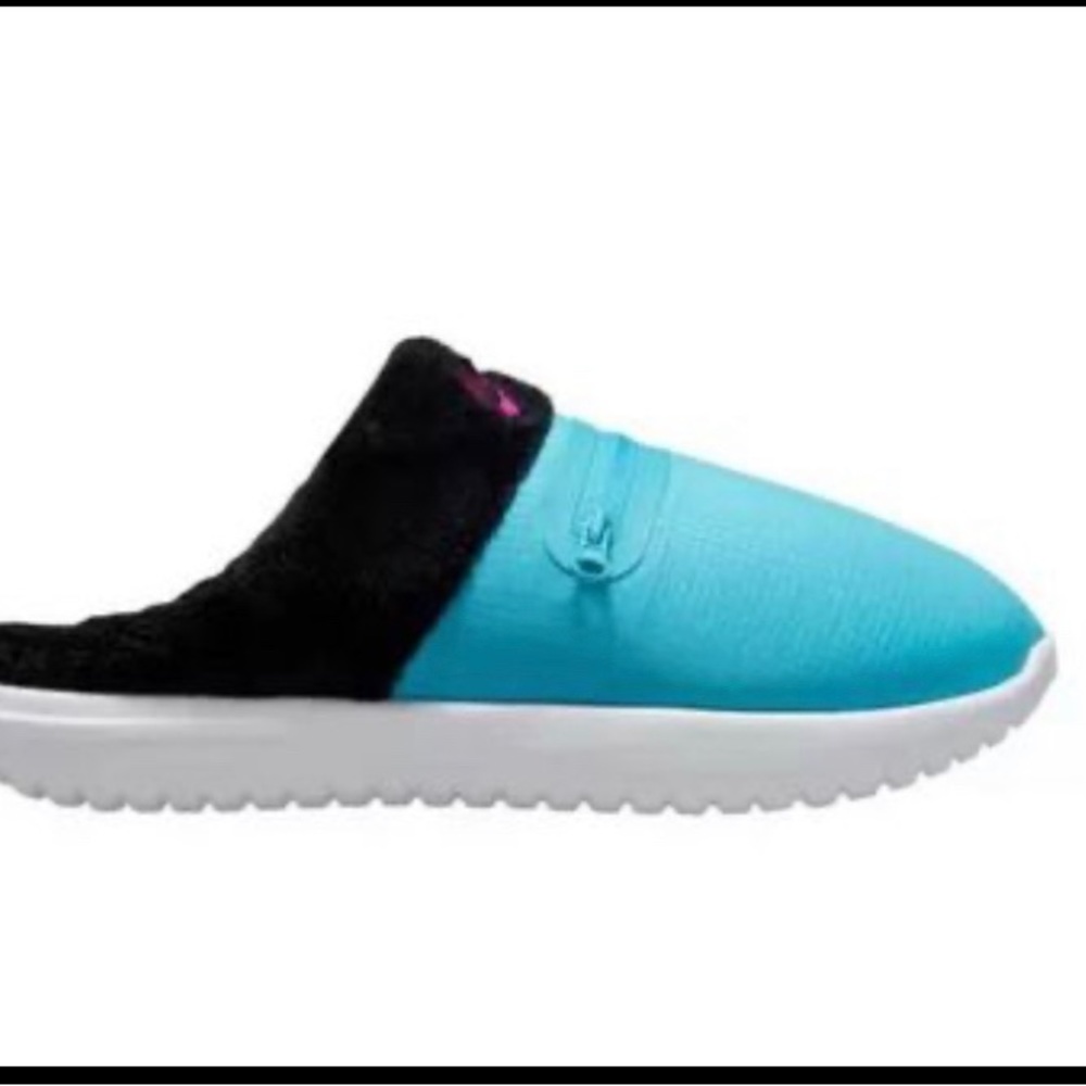 Nike Women’s slippers